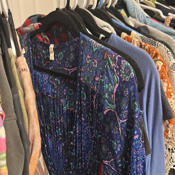 Closet Clearout! - Picture 3 of 4